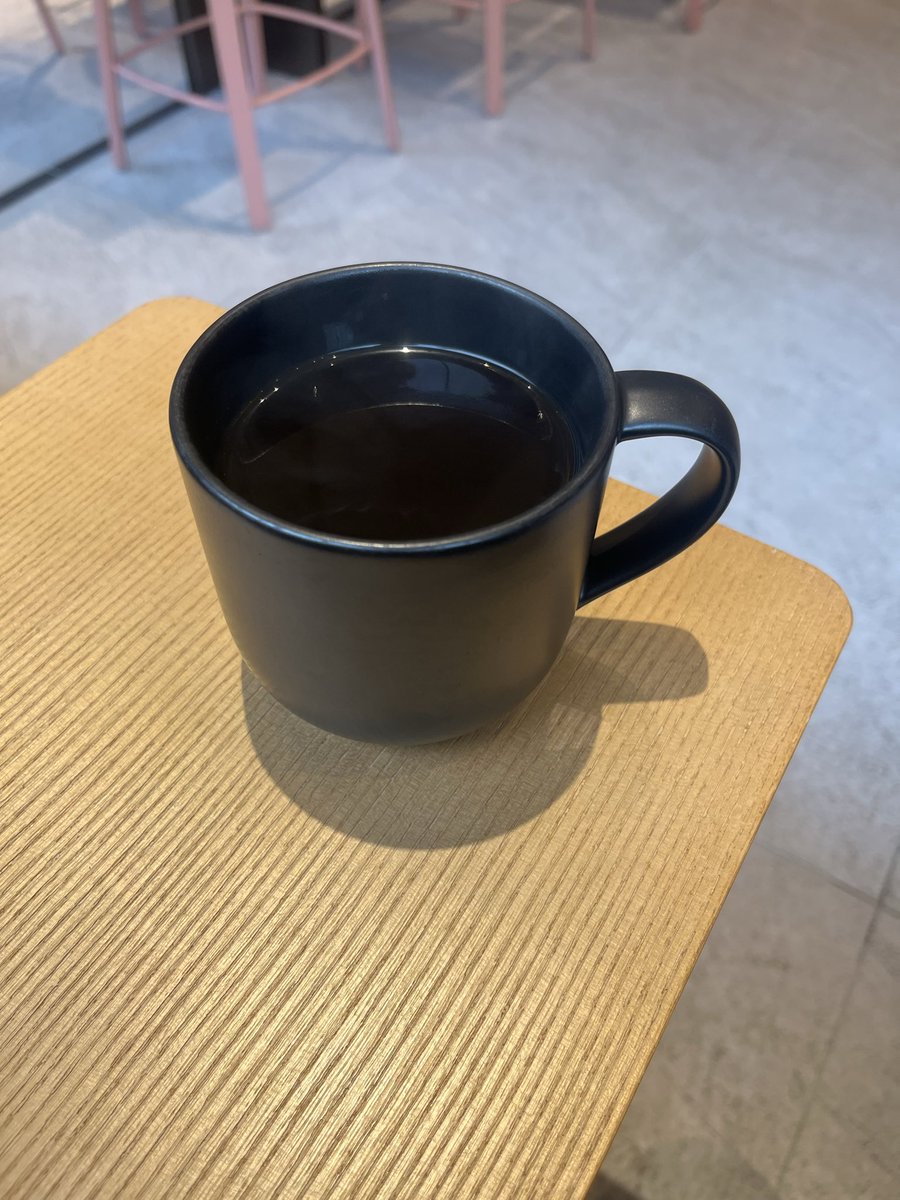 SES121359's tweet photo. 人肌が恋しくなる季節ですね🍁
今日も打ち合わせ頑張ります🔥 https://t.co/ODHbGG6bUx