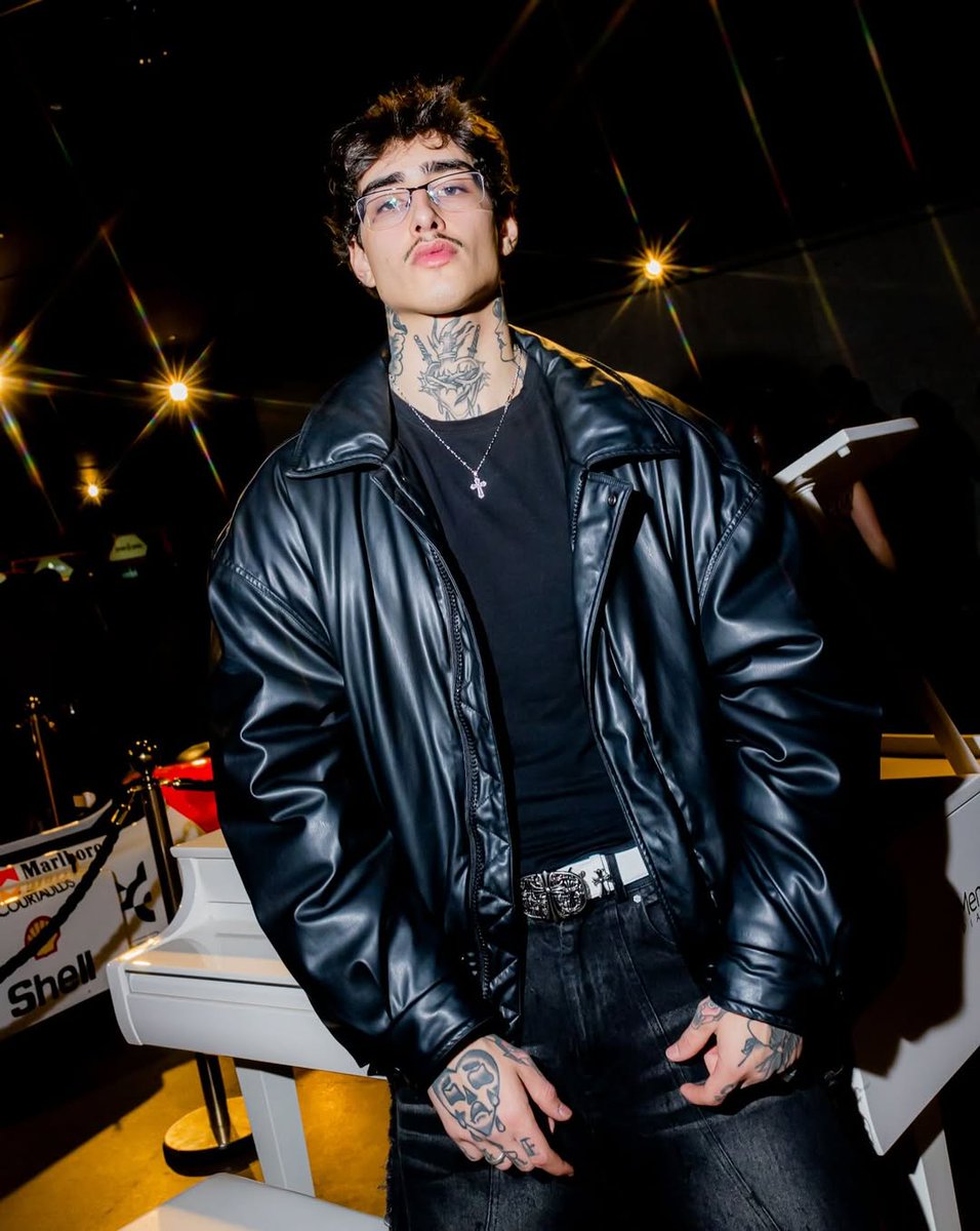 echosdye's tweet image. ㅤ

                     Fernandø
                      ･☆ ⊹ · ✧
            25 y/o      ⋆     Model
               Content Creator.ㅤ
ㅤㅤ