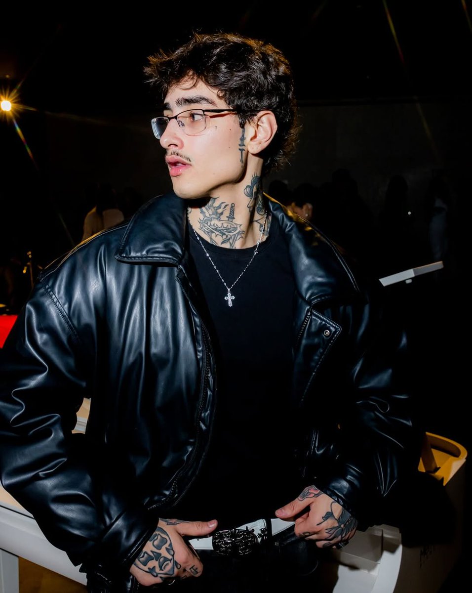 echosdye's tweet image. ㅤ

                     Fernandø
                      ･☆ ⊹ · ✧
            25 y/o      ⋆     Model
               Content Creator.ㅤ
ㅤㅤ