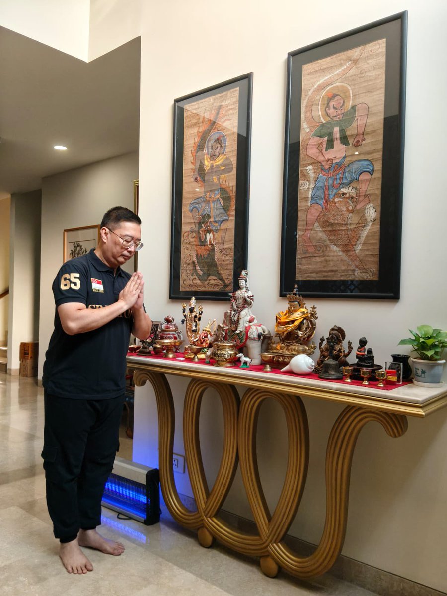 SGinIndia's tweet photo. Offering my prayers to the victims and families of the car blast near Red Fort. 

Singapore strongly condemns this act of terror. 

SG 🇸🇬 stands with India 🇮🇳. HC Wong

@ANI @TOIIndiaNews @htTweets @WIONews @IndianExpress @the_hindu #Delhiblasts #redfortblast https://t.co/kcui7MdHrN