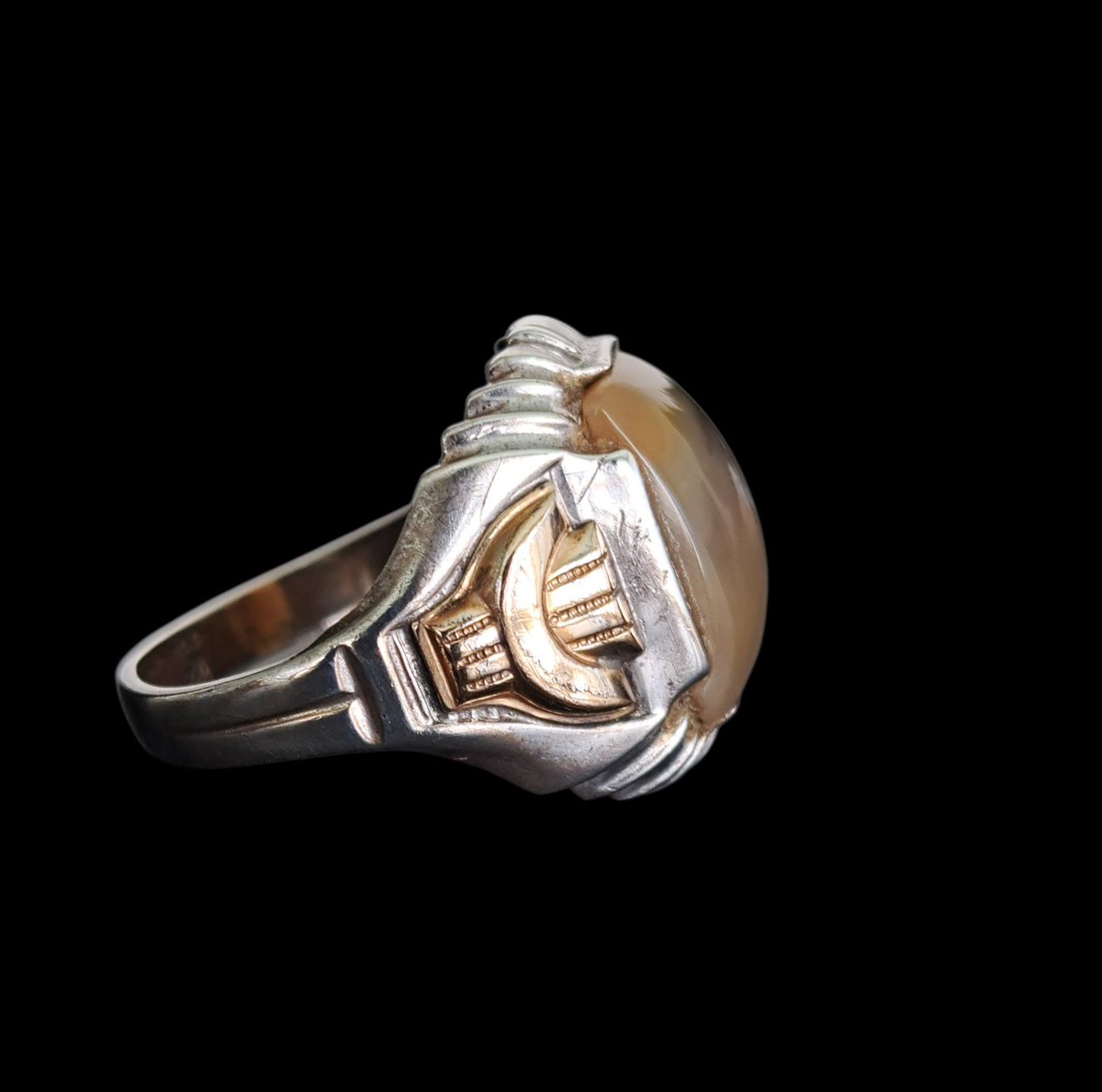 Straight8V's tweet photo. This handsome 1940's ring is ready to mix it up with your vintage wardrobe. Ring is 10K GF and 120 sterling silver. Size 11.25 and in good condition. For more info click: 
  https://t.co/DkNrAVakd6 https://t.co/vT7KQfPpvK