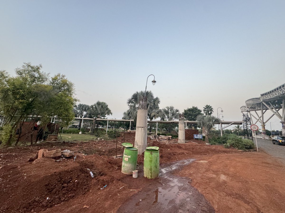 pymacbit's tweet photo. ✈️ Raipur Airport is turning into a construction zone mess!
The ongoing development work has left the garden area and nearby spaces in complete disarray — dust, debris, and blocked pathways everywhere. https://t.co/ma9XrDnXpX