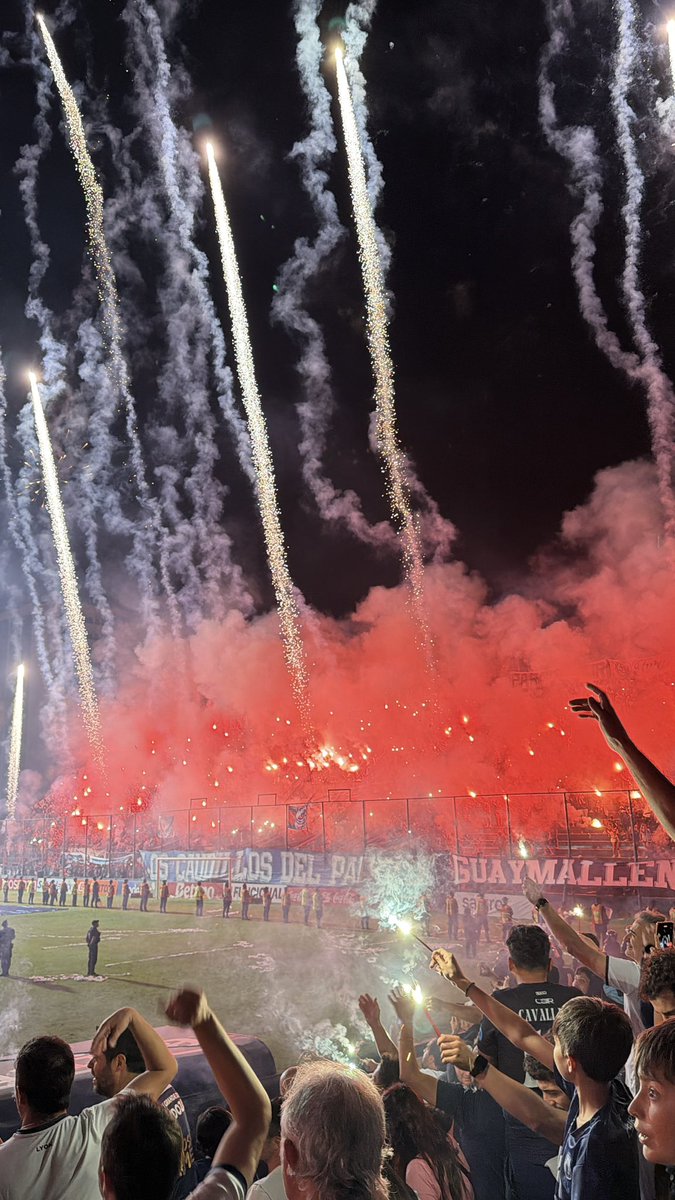 INDEPENDIENTE RIVADAVIA CAMPEON 

                                   ⭐️