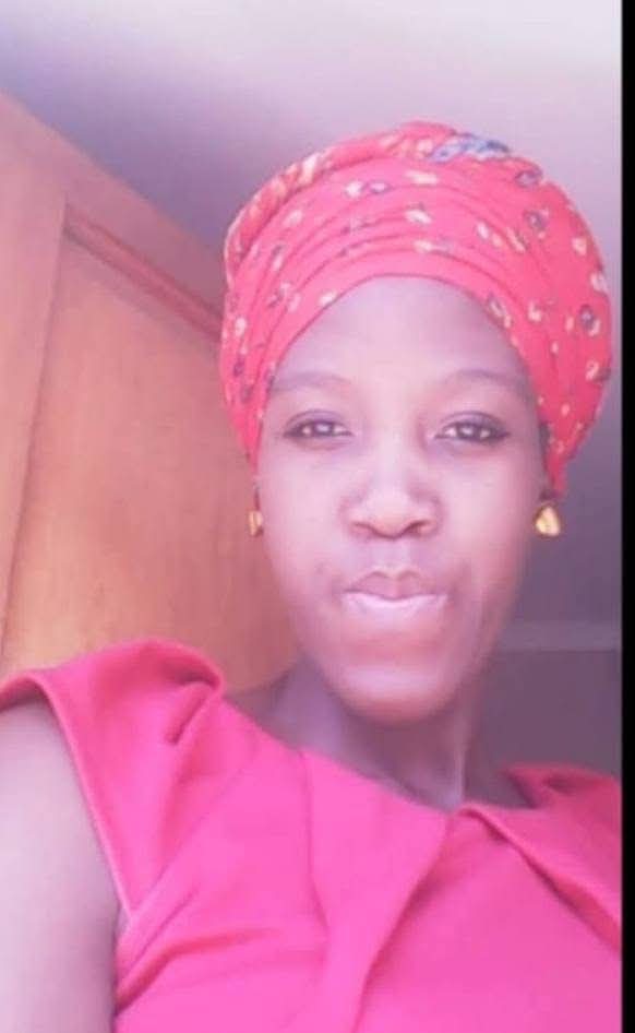 WOMAN FOUND DEAD INSIDE RUBBISH BIN IN SOWETO 

The community of Zone 3, Meadowlands was left in shock on Tuesday, 11 November 2025, after the gruesome discovery of 39-year-old Lebohang Sikwane’s body found inside a rubbish bin near Masekhene Higher Primary School.

According to