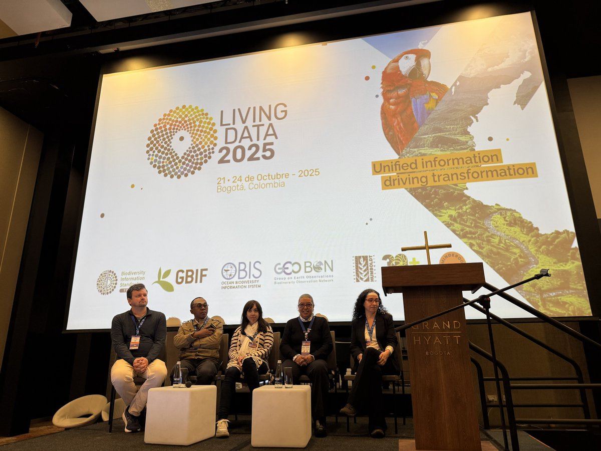 WILDLABSNET's tweet image. From October 21 to 24, WILDLABS joined a vibrant and diverse global community at #LivingData in Bogotá, Colombia.

Read our full recap of the event, including the Move BON launch party, bioacoustics session, regional capacity discussions, and meetups here: wildlabs.net/article/wildla…