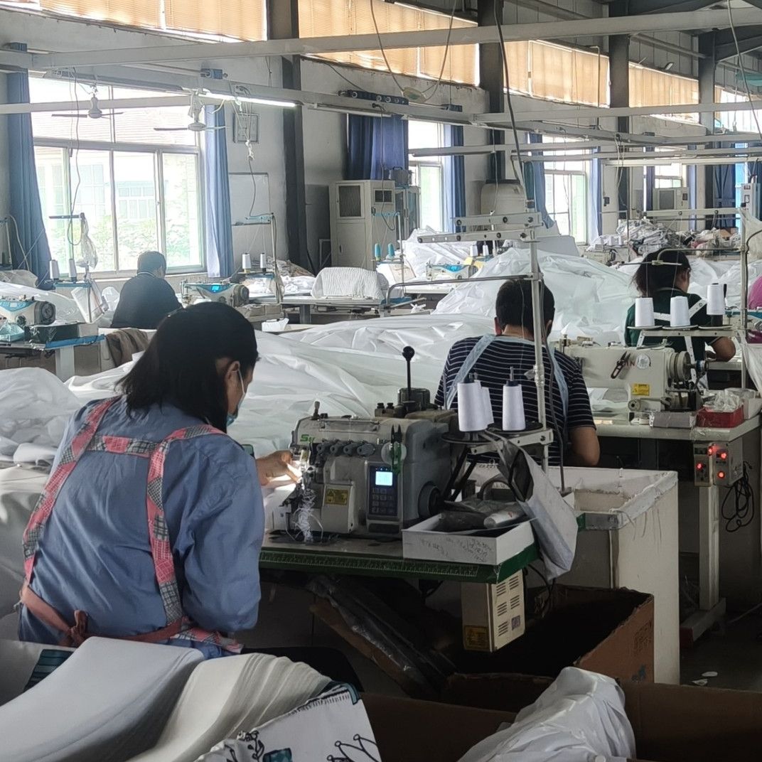 mirohometextil's tweet image. Ever wonder how our premium shower curtains &amp;amp; medical partitions are made? ✨ Step into our workshop where every stitch tells a story of precision &amp;amp; care!  #CustomTextiles #ShowerCurtainDesign #FactoryDirect