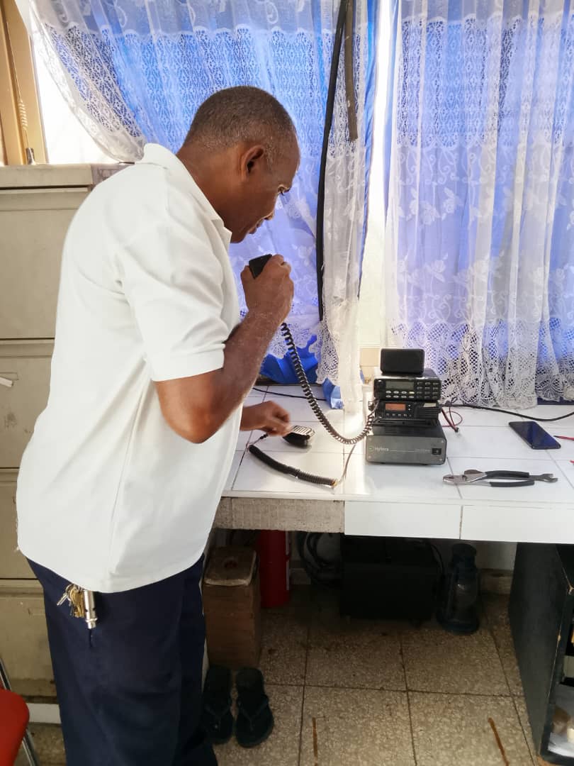 DelmaPerez23321's tweet image. Labores de recuperación por los compañeros de la UEB COSIE #SantiagoDeCuba  en el CCD y Operador de la Estación Senén Casas para dar vitalidad a las operaciones ferroviarias#juntos#viaferrea#HuracanMelissa