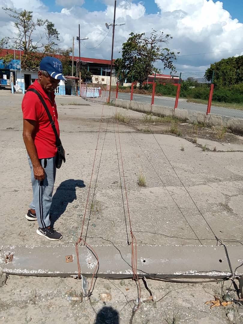 DelmaPerez23321's tweet image. Labores de recuperación por los compañeros de la UEB COSIE #SantiagoDeCuba  en el CCD y Operador de la Estación Senén Casas para dar vitalidad a las operaciones ferroviarias#juntos#viaferrea#HuracanMelissa