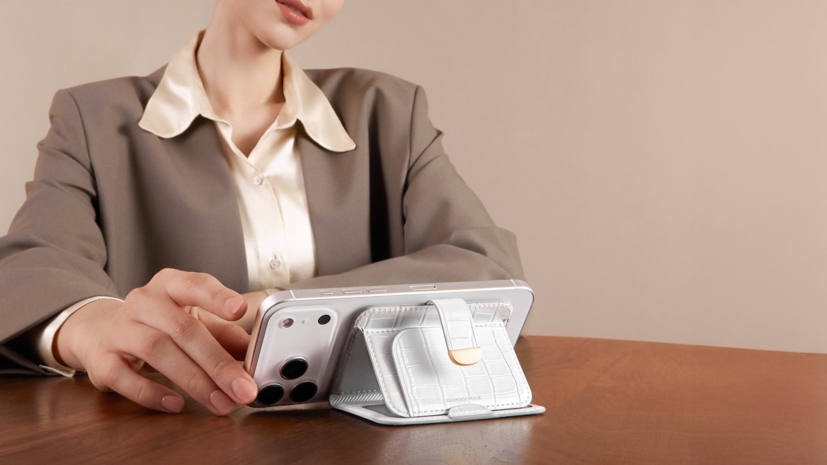 esrtechofficial's tweet image. Pearl White Croc vibes and a sleek design that holds everything you need, plus a built-in phone stand for hands-free moments. 

Learn more: amzn.to/43oLYyB

#ESR #ESRTech #ESRMagSafeWallet #AuraClutchMagneticWallet #ESRWalletStand #ESRMagSafe #magsafewallet