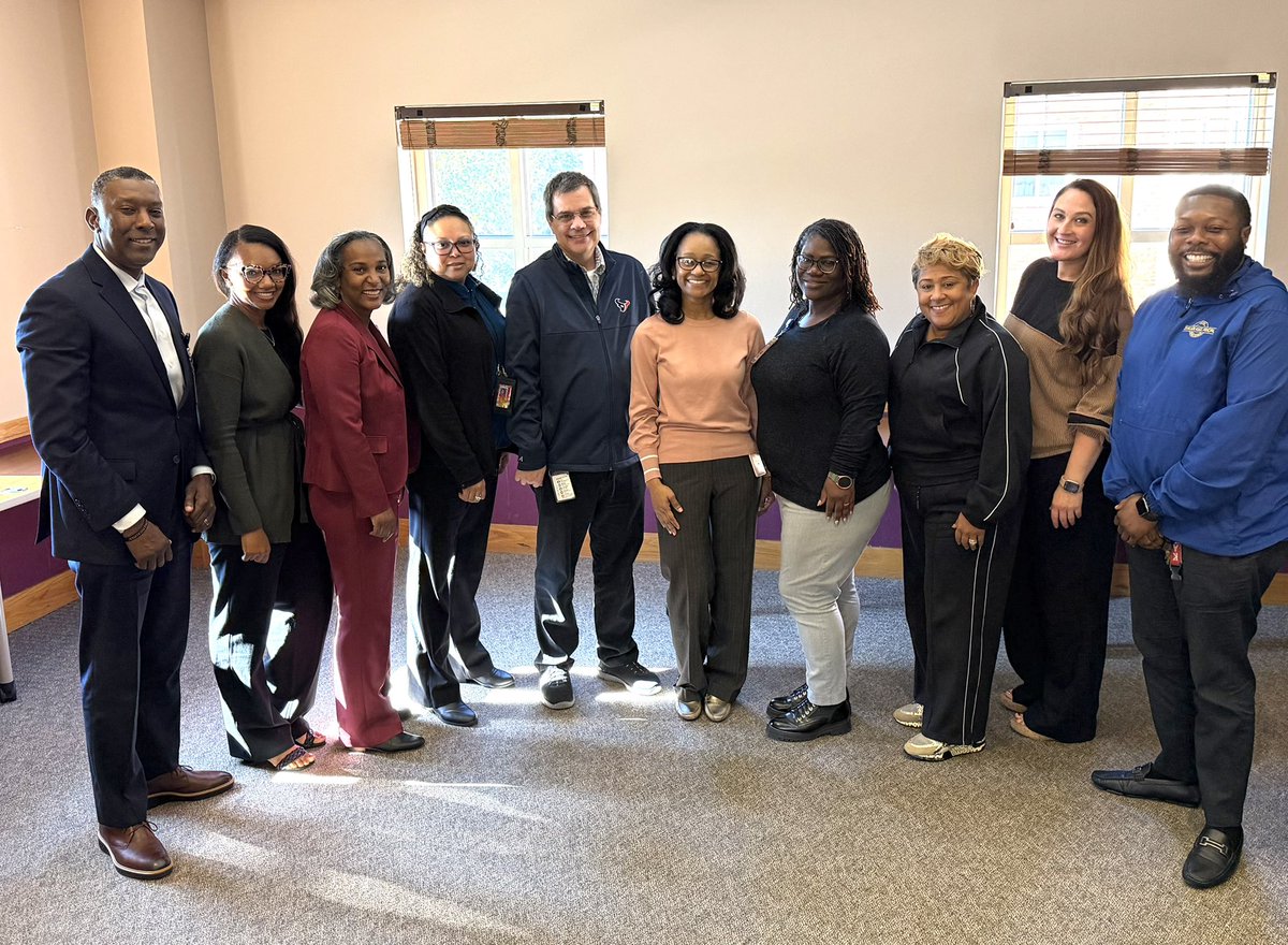 Great cross-campus ILT with our #MissionPossible campuses! Thank you <a href="/klratcliff/">Kalethea</a> for keeping the data tracker updated, to leverage during our intentional time together weekly. The liaisons are modeling how to become data literate and it’s permeating through the campuses! 💪🏽✅⭐️