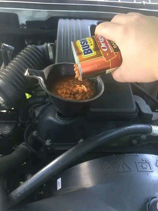 MFDarrell's tweet image. Shout out to @RichOToole for swinging by and helping me with my oil change today.