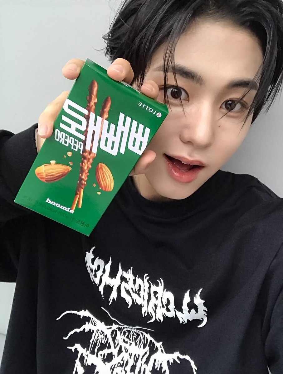 rensho_o's tweet photo. aku masih nungguin km ren https://t.co/TMwbgCypGd