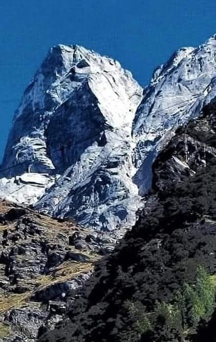 Vic_k_ey's tweet image. May peace be as firm as the rocky mountains...

#GoodMorning #Pals 🌇🍀🐦
Wishing you a marvellous #Tuesday
Warm regards 🌲🌹🙏

#IncredibleIndia 🇮🇳- The majesty of mountains.. They sometimes look very alive and convey significant things .. Sarhan, Kinnaur district, #Himachal ...