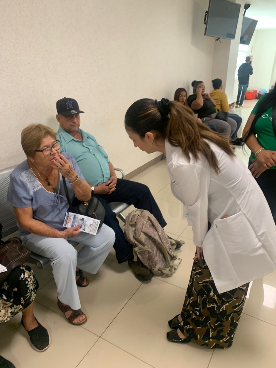 HGC_Hospital's tweet photo. 🟠💊 Nos sumamos a la #MedSafetyWeek para promover el uso seguro de los medicamentos y la importancia de reportar reacciones adversas.
La seguridad es tarea de todos. 🤝
#SeguridadDelPaciente #IMSSBienestar https://t.co/4DnnopPQSc