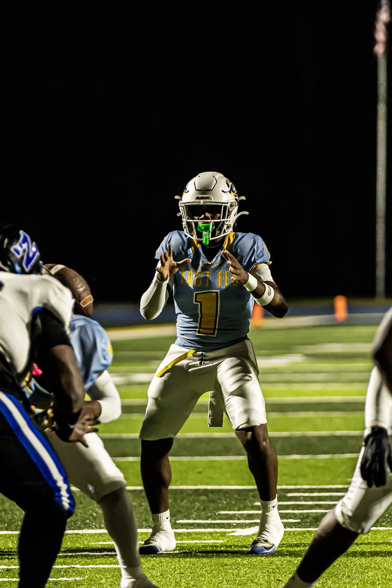 Regular season stats 
1,652 passing yards
11 passing tds
300 rushing yards
4 rushing TDS 
35 total tackles 
24 solo
11 assist
3 TFL
Qb,SS