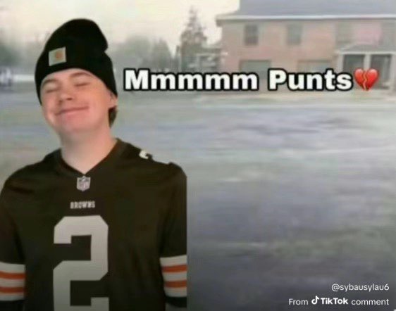 RobdawgSport's tweet photo. This sums up Packers Eagles
#GoPackGo #FlyEaglesFly #Punts https://t.co/EZ8p31ZL7c