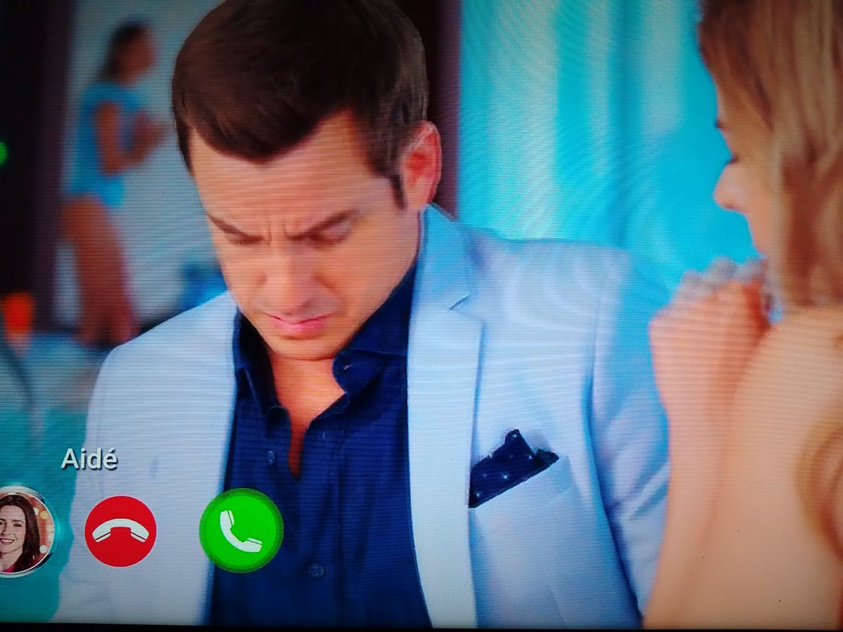 DarkerMaster_AR's tweet photo. 👱🏻♂️ Me permites? Aidé me está llamando. #papásporsiempre #teambill #sagapapás cc. @JUANDIEGOCOVA1 @AlonsoHerna205 @detlnovelas1 @horadlanovela @Los8015 @NoveleraSoy @NubiaArizaga @RaulIgnacioCam1 @Soytlnovelero https://t.co/0jExwvGzJc