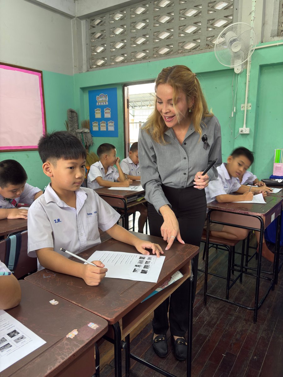 Just wrapped up the 3rd OTP for this month's trainees! 

Real talk: Classroom teaching skills don't solidify without hands-on practice in live settings + immediate face-to-face feedback from our expert observers right after each session. That's how true growth happens! 

#TEFL