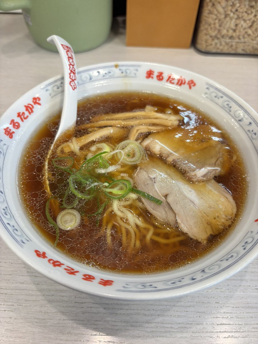 slotseventh's tweet photo. 富山のラーメン‼️‼️
まるたかや✨
ラーメン、ライス中！
脂カスは大さじ2杯投入〜
やっぱうめぇ〜😆 https://t.co/iA8uDDsLCu