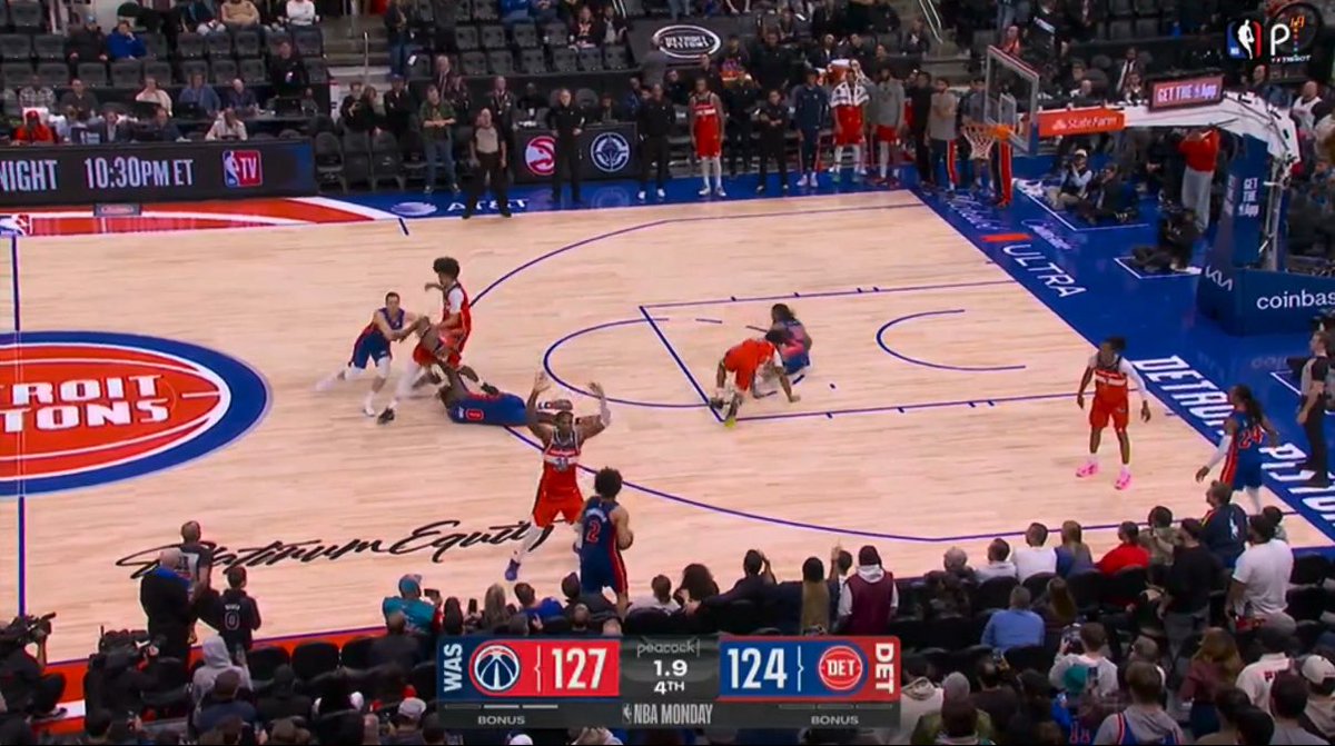 WizardsMuse1's tweet photo. two players are on the floor and cade cunningham is inbounding

the wizards lost this game https://t.co/uTB8LkyzwH