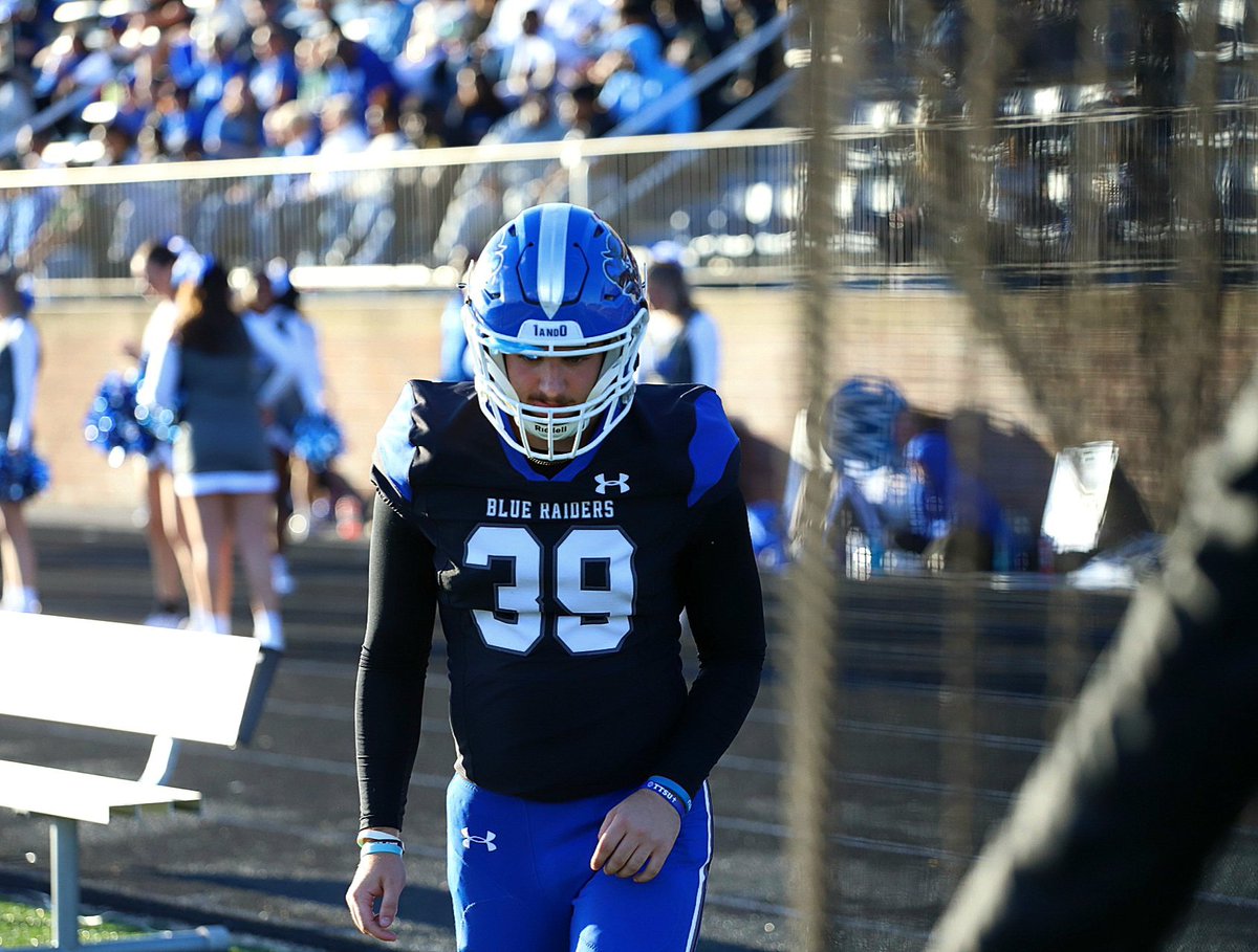 Blueeeee Raiders ! 
#LWU #1and0 #Fooseball