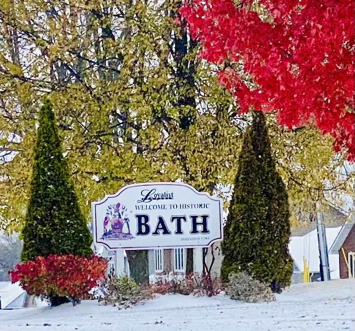 VisibleThink's tweet image. First snow and the whiter shades of pale.
We skipped the light fandango 
#snow