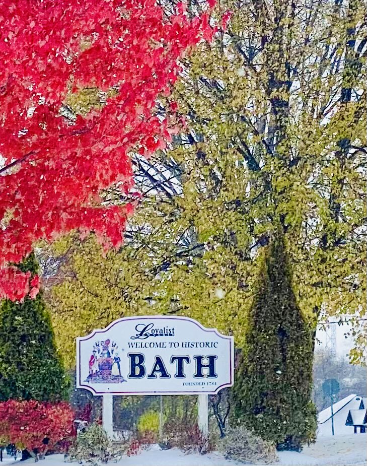 VisibleThink's tweet image. First snow and the whiter shades of pale.
We skipped the light fandango 
#snow