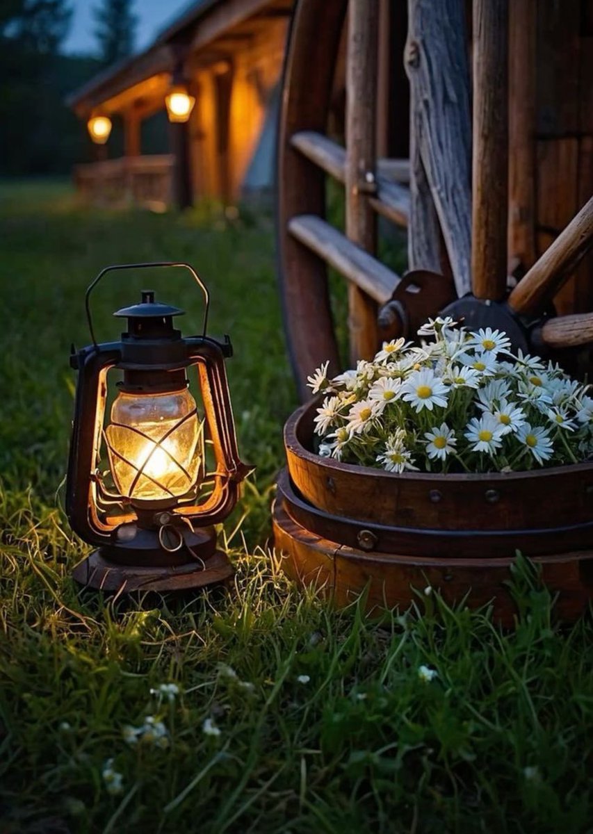 #يخبرني_الصباح

 ان الأمل هو الشيء الوحيد الذي يجعلنا ننهض كلّما تعثرنا، ويُذكّرنا بأن الغد قد يكون أجمل مما نتصوّر. والتفاؤل ليس تجاهلًا للصعوبات، بل هو إيمان بأن الله يكتب لنا الخير في كل خطوة، وأن الفرج يأتي دائمًا في اللحظة التي نظن فيها أنه تأخر..🦋