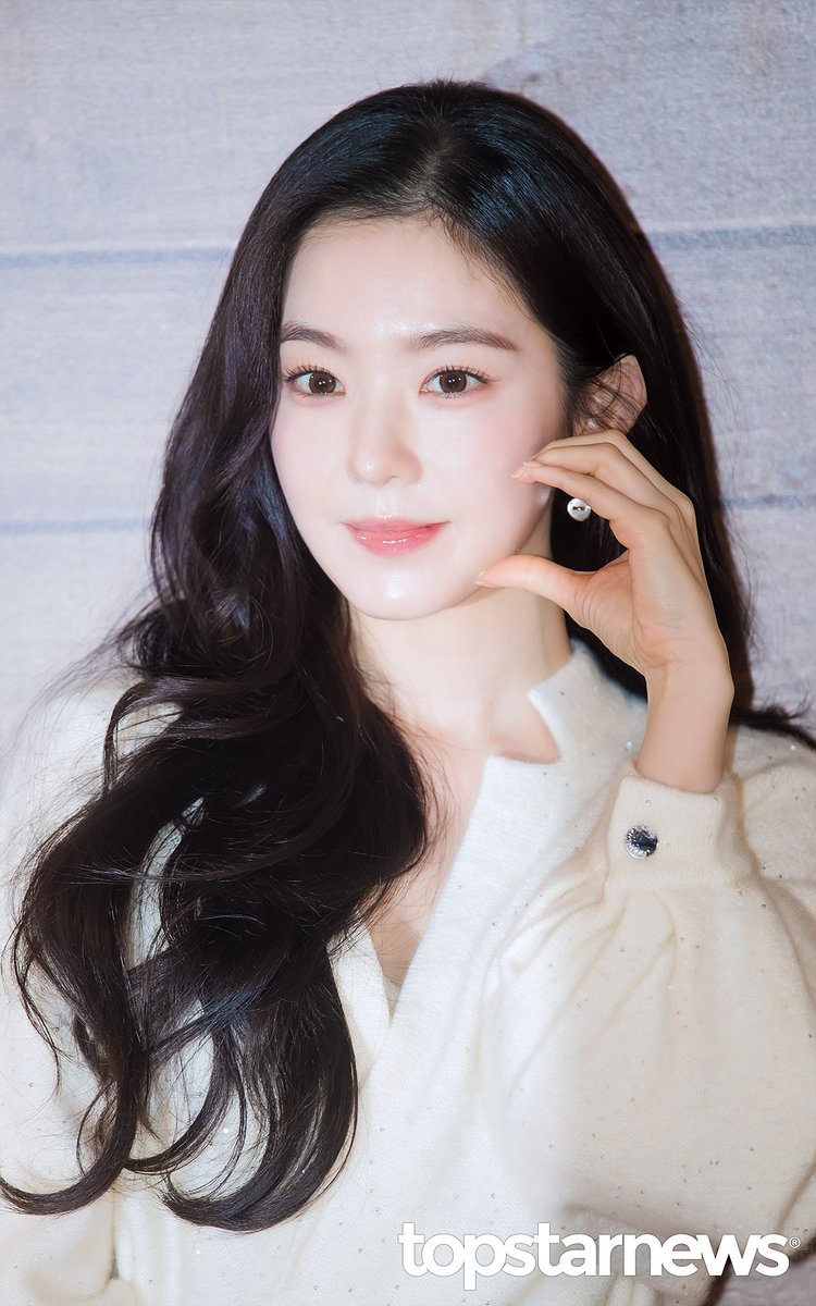 레드벨벳 아이린, ‘러비들 기 살려주는 절세 미모’ (롱샴 포토콜) [HD포토] #롱샴 #Longchamp #포토월 #프리뷰 #레드벨벳 #RedVelvet #아이린 #IRENE topstarnews.net/news/articleVi… <- Original Photo