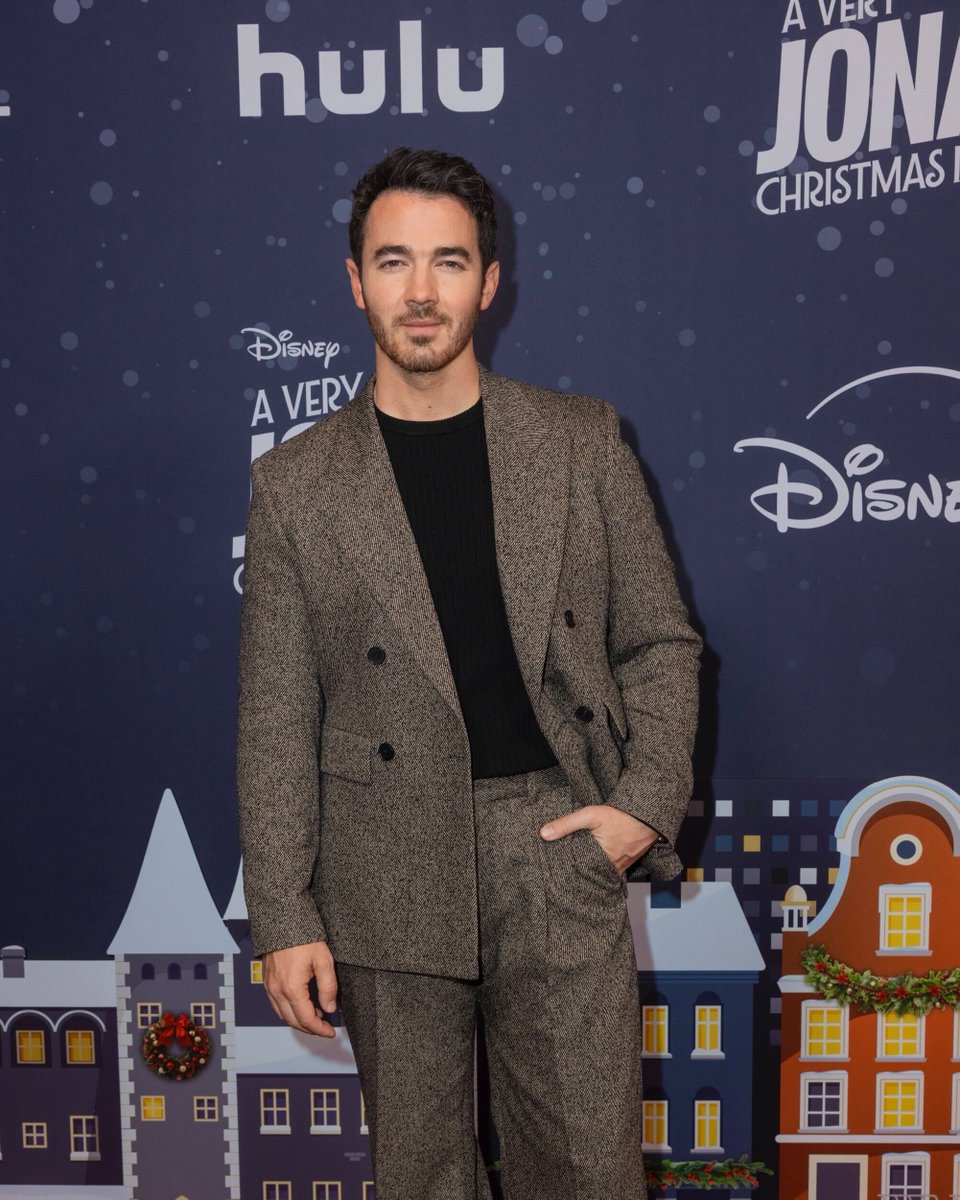 Disney+ tweet media