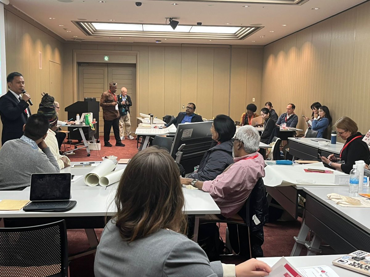 EvalYouthSL's tweet photo. 🌿Proud to see @ChamathkaraDC facilitating the workshop “Indigenous Evaluation: Centring Relationships, Knowledge, &amp; Self-Determination” with the #EvalIndigenous team, sharing his experiences from Sri Lanka’s Indigenous evaluation initiatives at the 5th APEA Conference in Tokyo! https://t.co/NdPb7ctpiZ