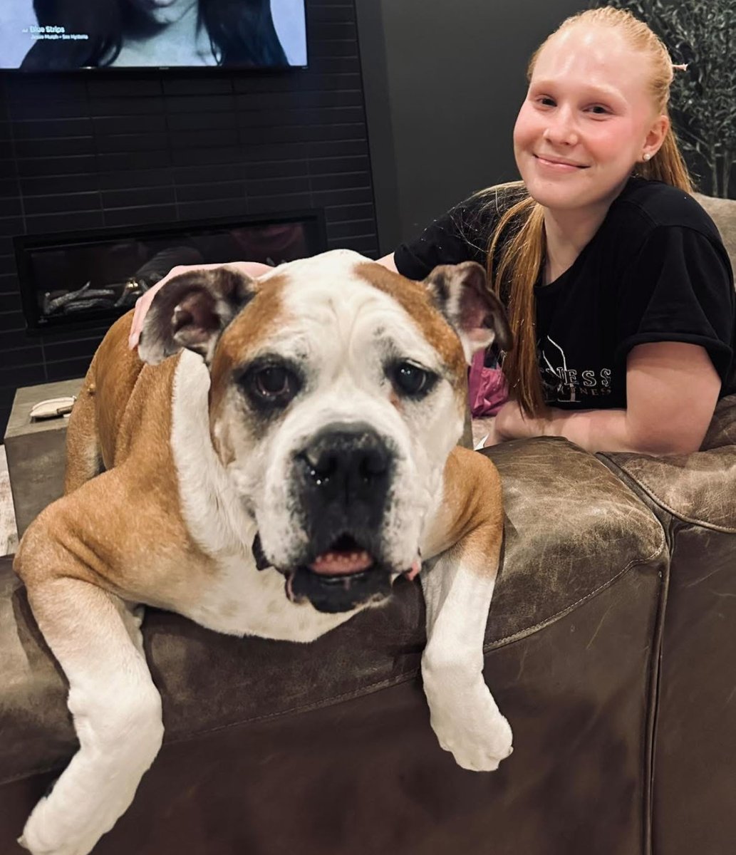 A lil team bonding before EDC tomo! And Natalia and I won best cookie decor 😁 

#together #GoBruins #TimeToShine