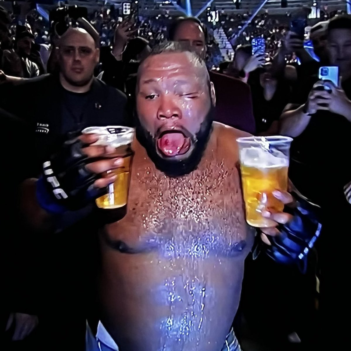 damienfarronMMA's tweet image. We lost a legend today. 🕊️😢

Chris Barnett has been removed from the UFC Roster.