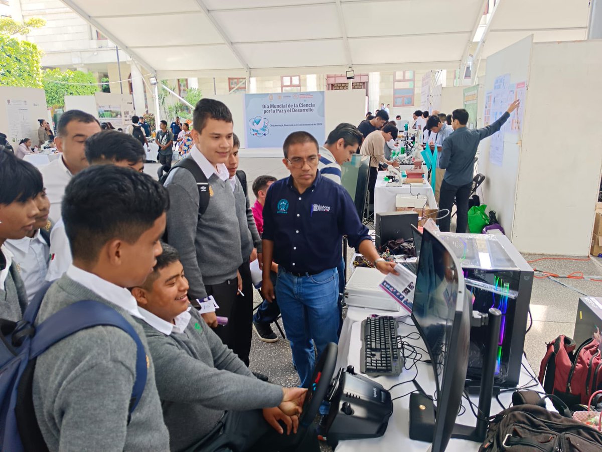cytiuagro's tweet photo. La Facultad de Ciencias y Tecnologías de la Información participó en la Feria de Ciencia y Tecnología, presentando proyectos que reflejan el talento y la innovación de nuestras y nuestros estudiantes. 💻🔬

#SomosCyTI #OrgullosamenteUAGro #ElFuturoEsAhora #CienciaYTecnología https://t.co/4urnTkWhpf
