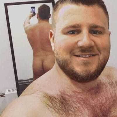 dads4everyone's tweet photo. Daddy Joe Kovacs showing off that bubble butt and body of his 

#daddys4me #daddy #daddies
#hotoldermen #hotdads #dilf #dilfs #sexydads #daddydoms #daddysubs #oldermen #gaydaddies #gayoldmen
#daddysubdaddydom #daddiesaroundus https://t.co/TWdqkE9U8V