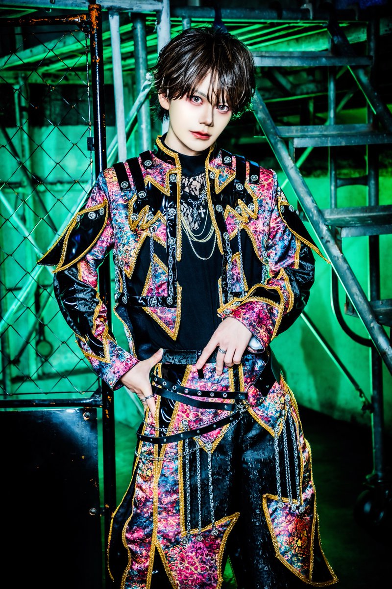 dot_Roach_'s tweet photo. ◢◤ ◢◤ ◢◤ ◢◤ ◢◤ ◢◤ ◢◤

                 個人アー写解禁

                   赤色：リアン
              @Rian_dotRoach

          RP + ♡ ＝1000達成で
          3人目個人アー写解禁🗝️

◢◤ ◢◤ ◢◤ ◢◤ ◢◤ ◢◤ ◢◤ https://t.co/YfrgDFo40x