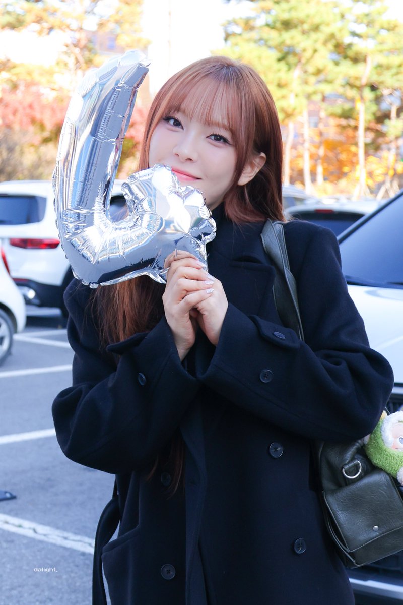 𝗱𝗮𝗹𝗶𝗴𝗵𝘁. tweet media