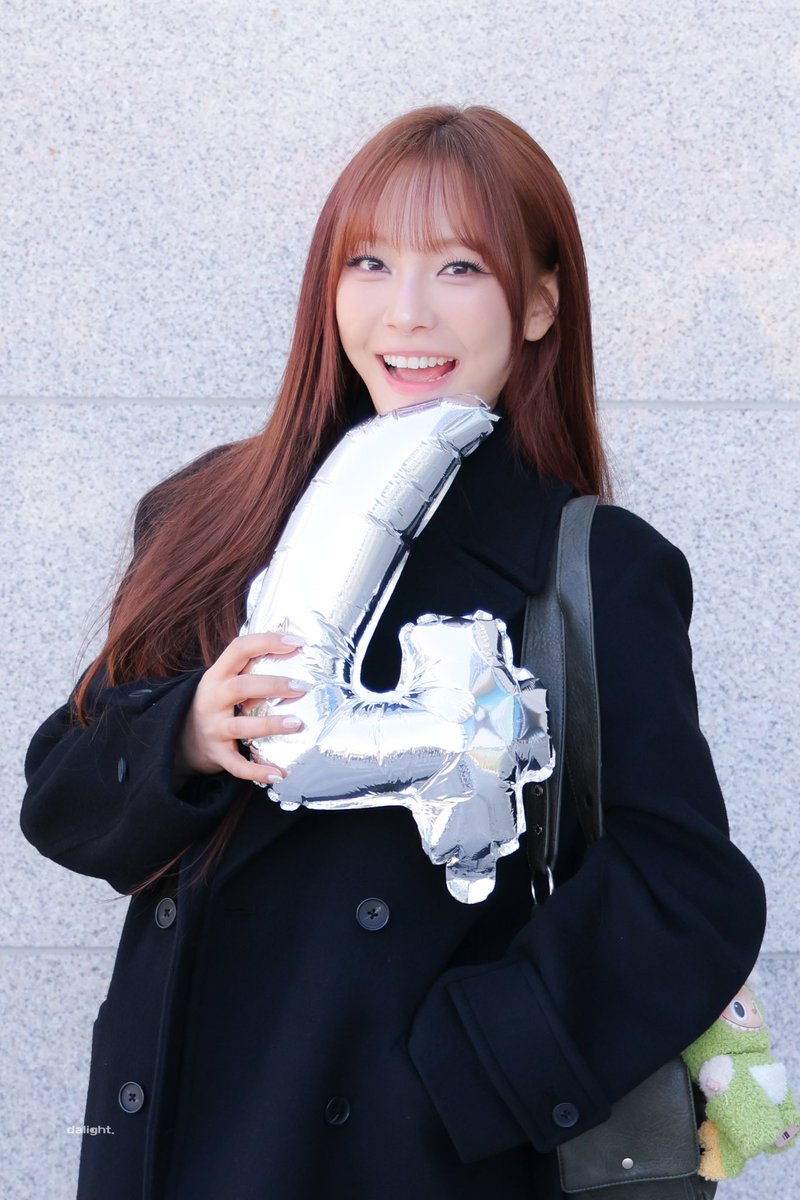 𝗱𝗮𝗹𝗶𝗴𝗵𝘁. tweet media