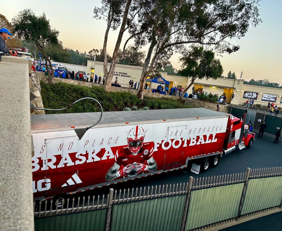 Cal4NE's tweet photo. Husker Nation turned out in force at the Rose Bowl on Saturday!! https://t.co/R4FNcnUVdJ