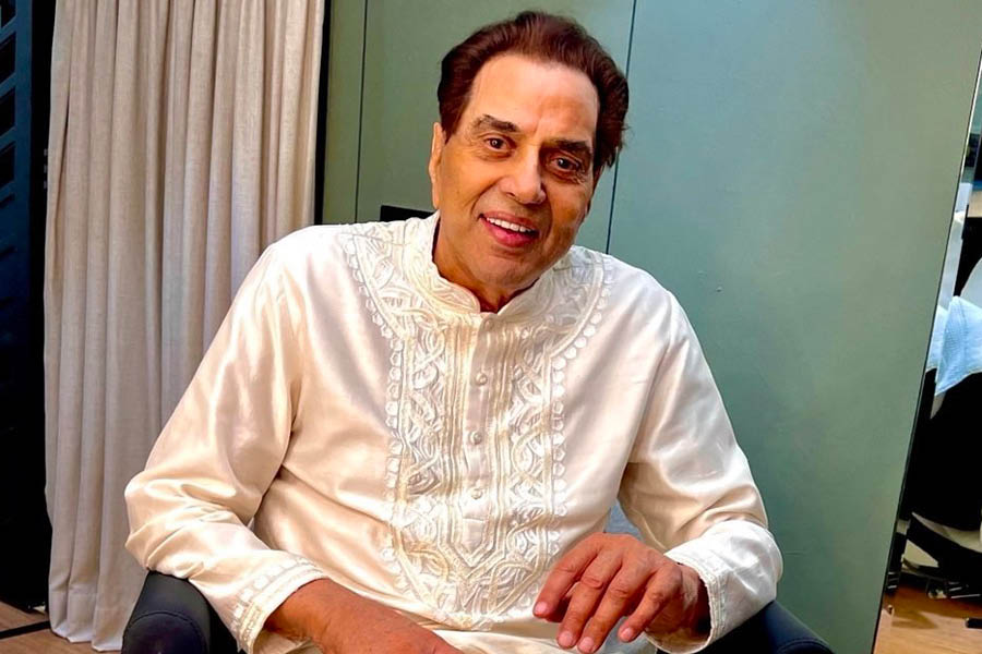 FilmiSpark's tweet photo. We Lost Legendary Actor Dharmendra Today At The Age Of 89 https://t.co/Uso7edNwTg