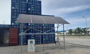Granma_Digital's tweet image. 🇨🇺🇨🇳 ☀️ El Gobierno de la República Popular China hizo entrega oficial de un donativo de 5 000 sistemas fotovoltaicos de 2 kW destinados a la electrificación de viviendas aisladas en zonas rurales de Cuba. 
🔗acortar.link/jlkx2b