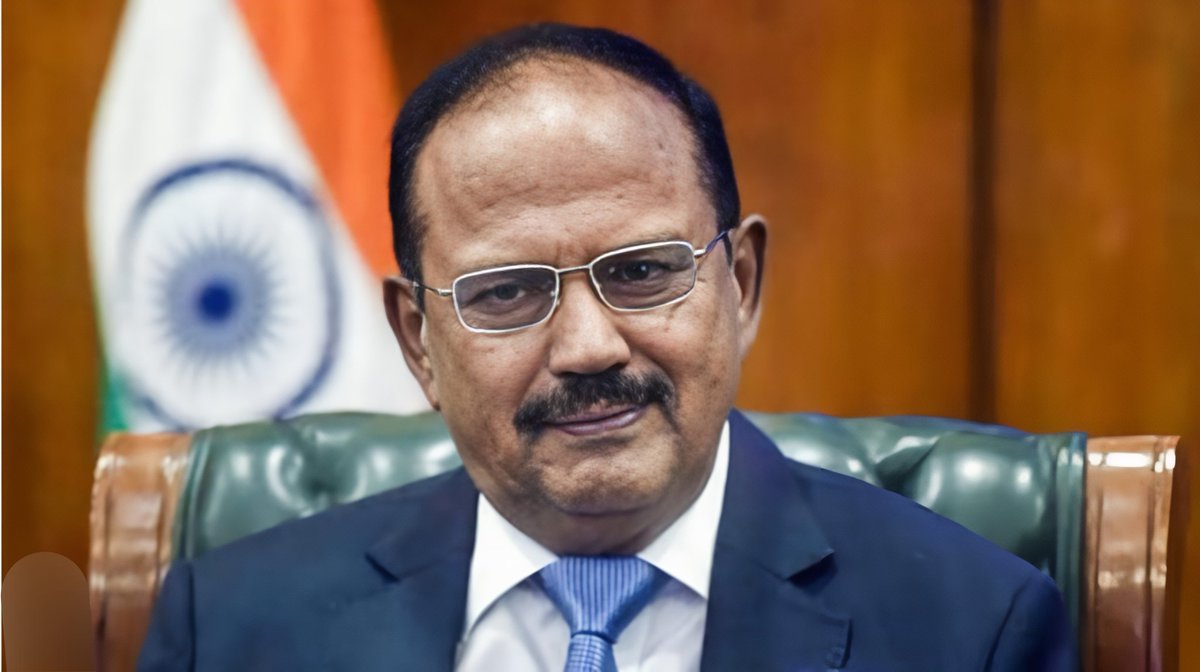 नाम : अजीत डोभाल

उम्र:80 साल

काम: देश के राष्ट्रीय सुरक्षा सलाहकार

उपलब्धि: इनके रहते Pulwama आतंकी हमला हुआ, Pahalgam पर आतंकी हमला हुआ और अब लाल किले पर बड़ा ब्लास्ट हुआ

अंधभक्त कहते है ये भारत के जेम्स बॉन्ड है जिसके नाम से पूरा Pakistan कांपता है

इनके रहते देश पर इतने