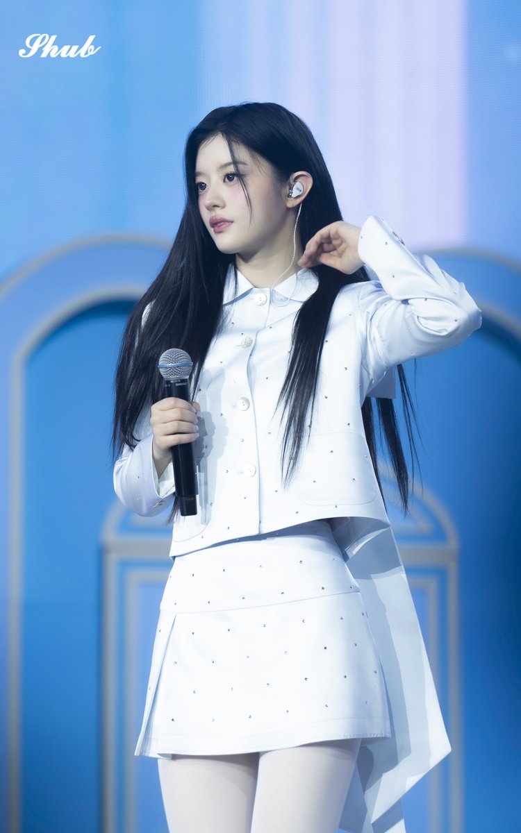 251108 글리터데이 아일릿 민주
진짜 아름다워 
안광도 오랜만에 살아있고 ㅠㅠㅠㅠㅠ

#ILLIT  #아일릿 
#민주  #MINJU