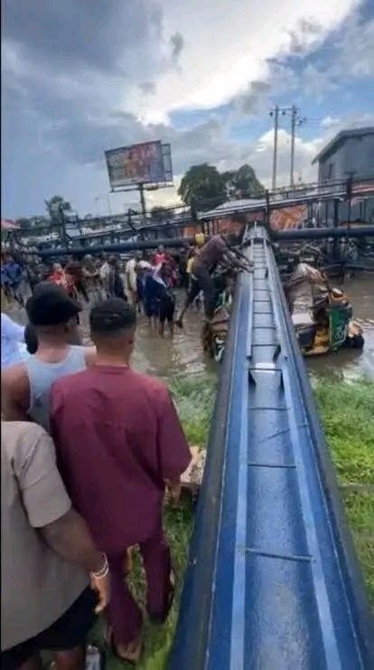 Abia Government Pays Over ₦20 Million Compensation to Victims of May Billboard Collapse in Aba

The Abia State Government has disbursed more than ₦20 million in compensation to nine individuals affected by the collapse of a privately owned billboard in Aba on May 28, 2025,