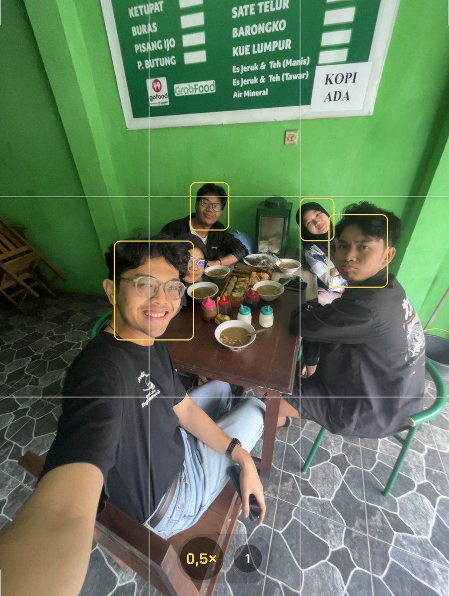 b1ntang0rion's tweet photo. catch a group of muslims, a hindu, and a christian wherever we go https://t.co/qPnfYMLKyD