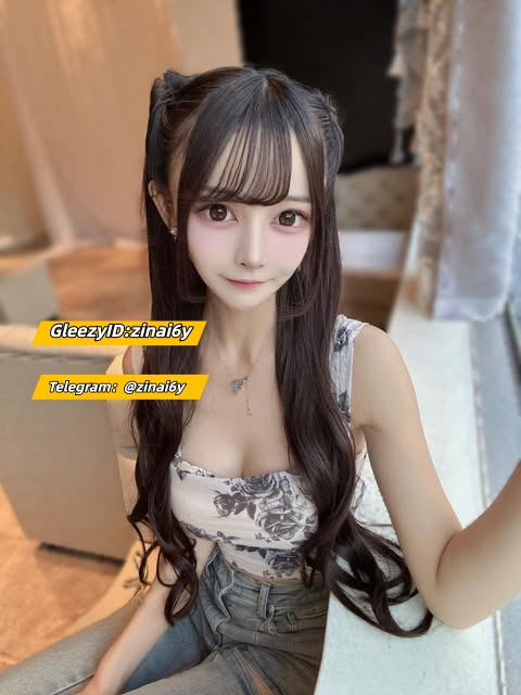 xinggu16's tweet photo. 名前：梨奈（りな / Rina）
身長：160cm
体重：45kg
バスト：Dカップ
年齢：20歳
勤務時間：15:00〜23:00
コース料金：
60分：¥58000
120分：¥10000 https://t.co/QsCbiMrxN7