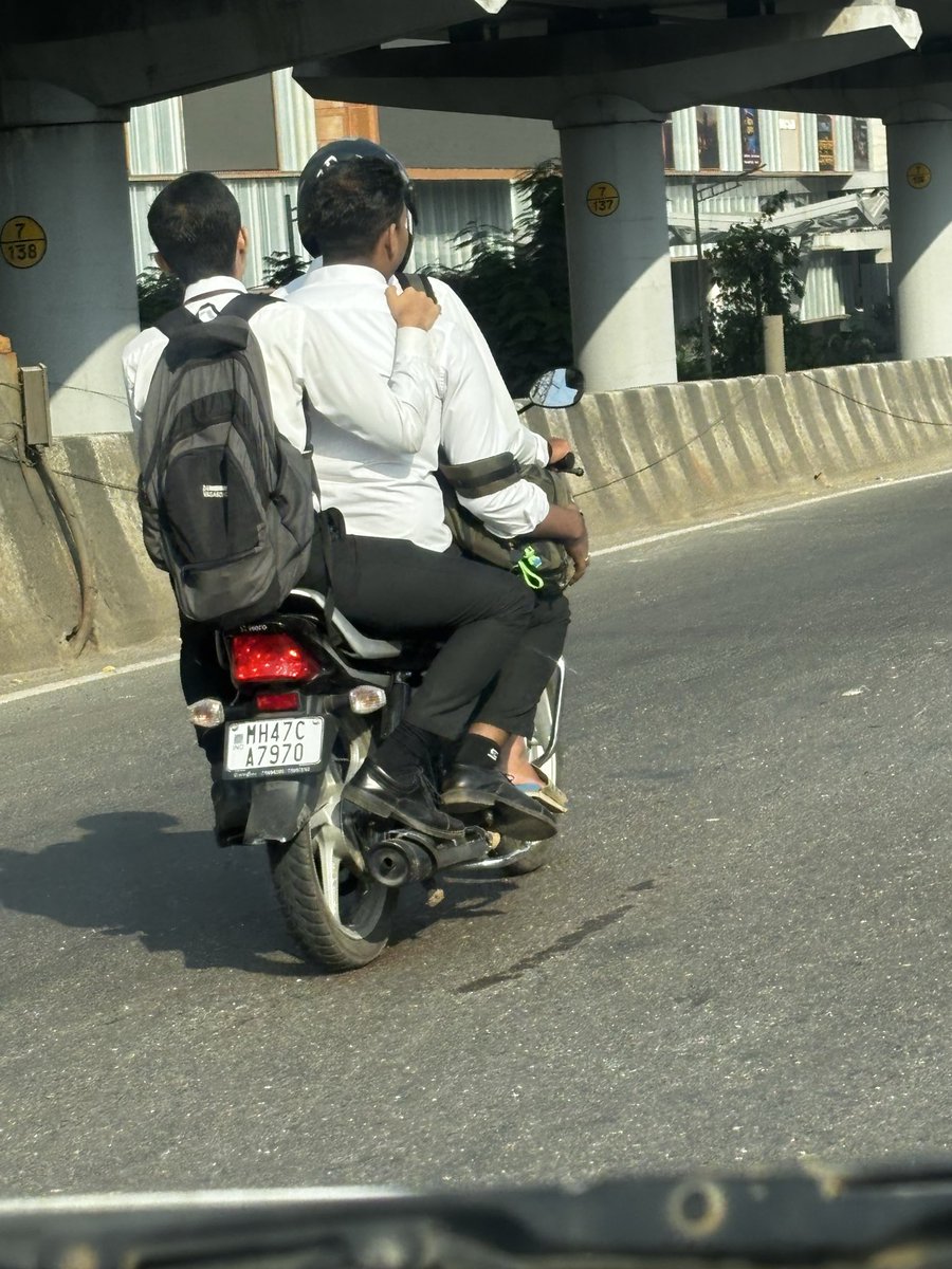 hitsattitude's tweet photo. @MTPHereToHelp near devipada metro saw this college kids riding triple on bike.
Quite risky and dangerous on Western Express Highway @RoadsOfMumbai  @MumbaiPolice https://t.co/EVgBsxZEL2