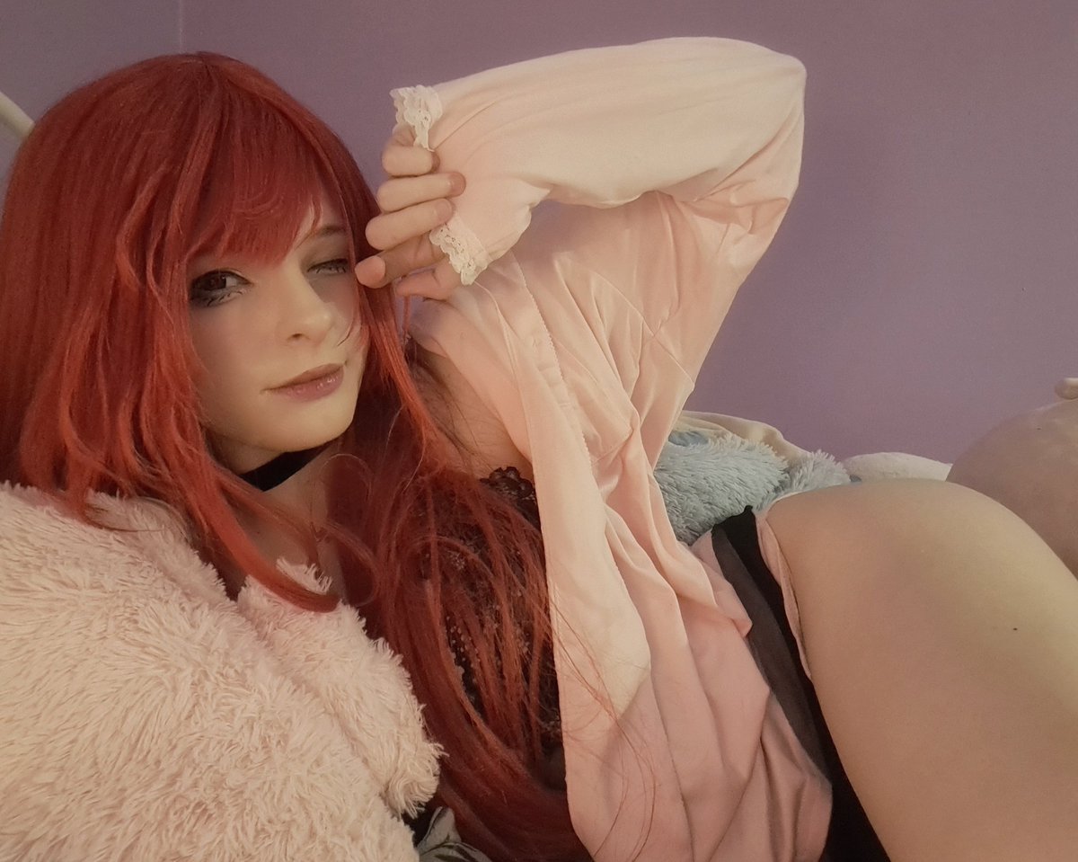 whimsilux's tweet image. Commander, can we... sleep together? Just for tonight?