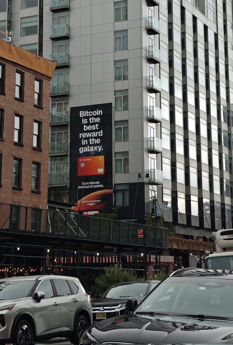 AZA_21M's tweet photo. "Bitcoin is the best reward in the galaxy". Greetings from NYC (a short stop before #AB25 🇸🇻).
Seeing such banners makes my heart go ₿oom 💪🧡👏 https://t.co/iYtUOPSAbR