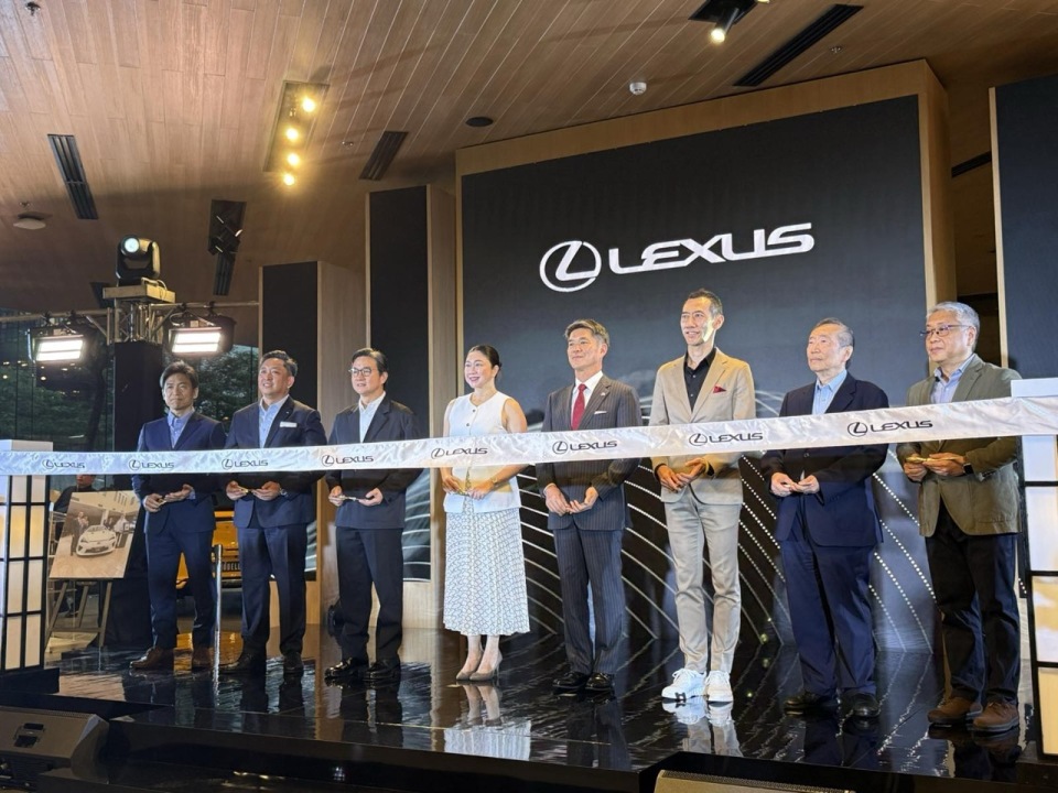 AmbJPNinPH's tweet image. Had the privilege of attending the grand opening of the new Lexus Gallery! 🚗✨ The stunning design and immersive experience truly showcase Lexus&apos;s visionary approach and relentless pursuit to #DrivingForward innovation and excellence. 👏🌟